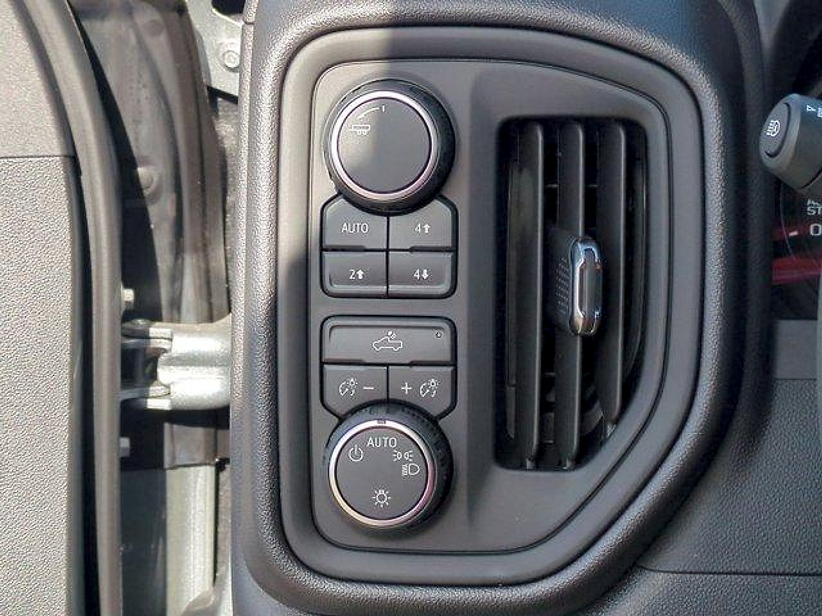 2026 Chevrolet Silverado 1500 Custom Trail Boss - Photo 17
