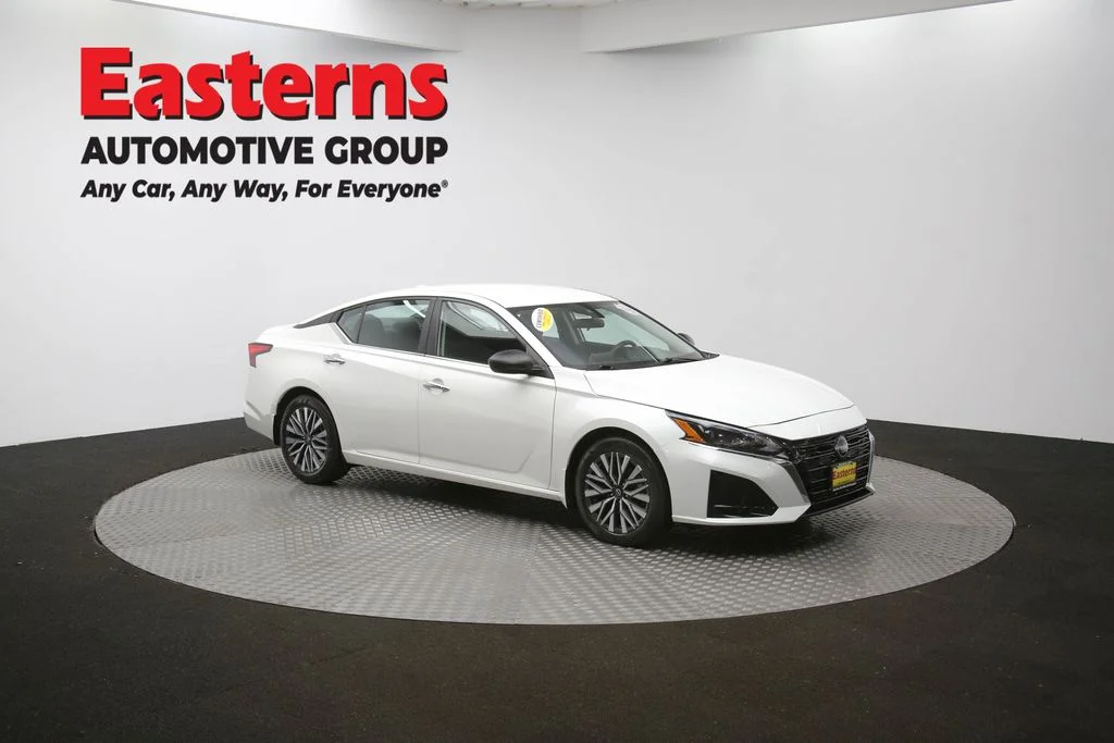 Used 2024 White Nissan 2.5 SV image 47