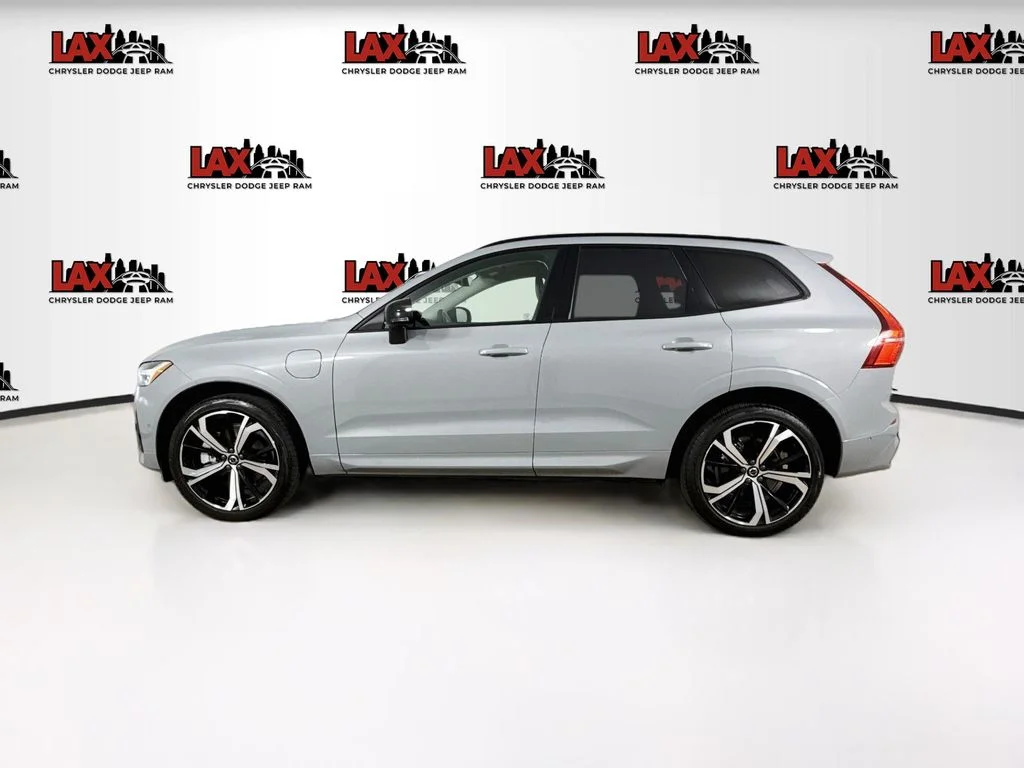Used 2025 Gray Volvo T8 Ultra image 4