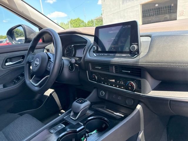 Used 2023 Gray Nissan SV image 13