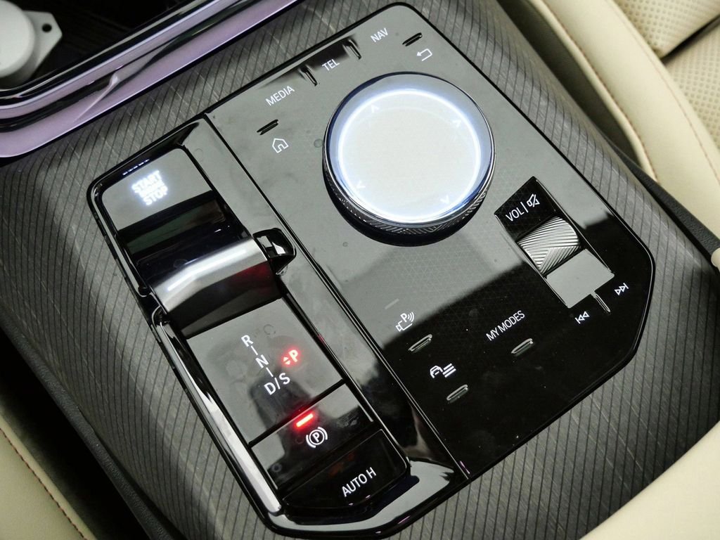 Used 2026 Skyscraper Grey Metallic BMW 30 xDrive image 48