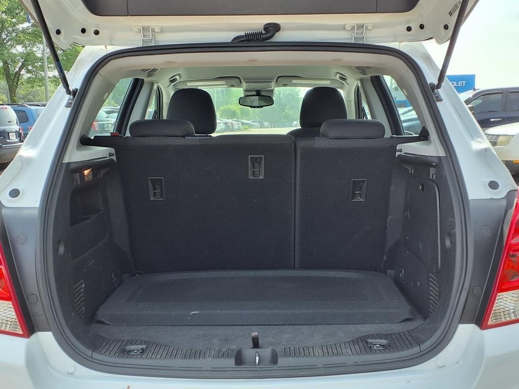 Used 2019 White Chevrolet LS image 10