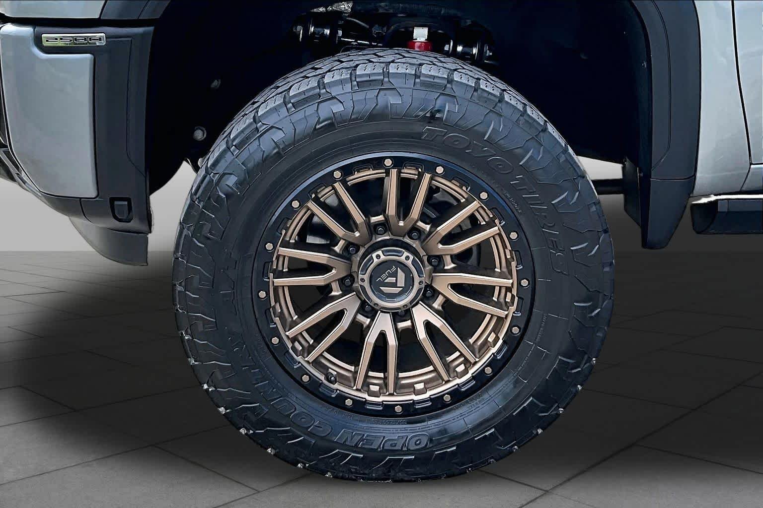 Used 2024 Sterling Metallic GMC AT4 image 11