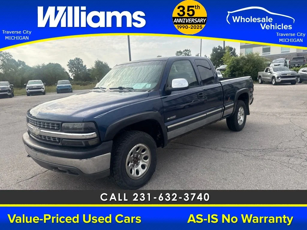 Used 2000 Indigo Blue Metallic Chevrolet LS image 12