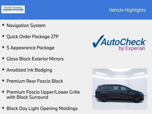New 2027 Diamond Black Crystal Pearl-Coat Exterior Paint Chrysler Limited image 7