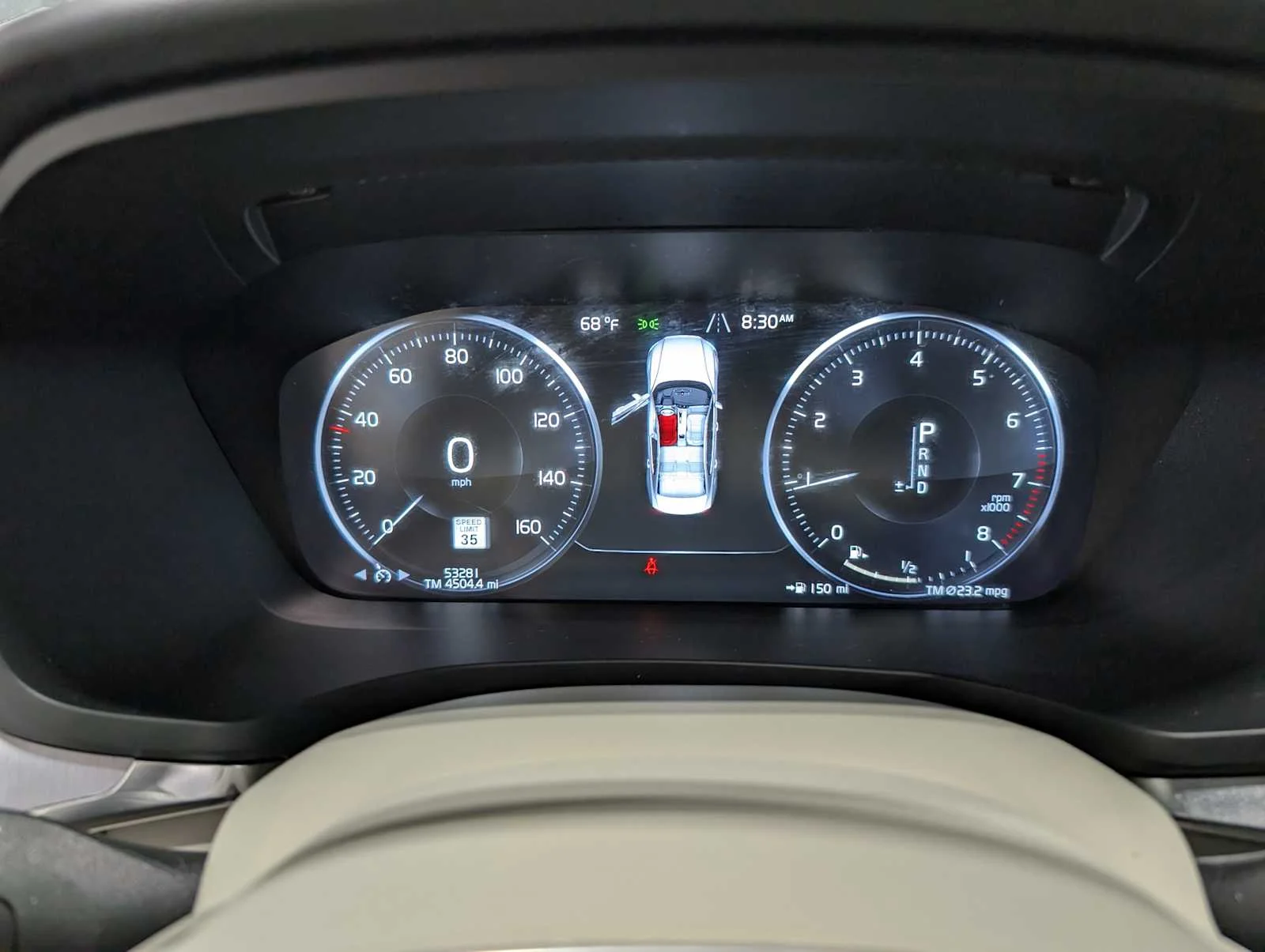 Used 2020  Volvo Momentum image 24