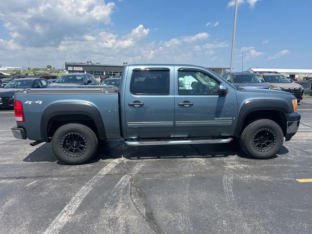 Used 2008 Stealth Gray Metallic GMC SLE1 image 9
