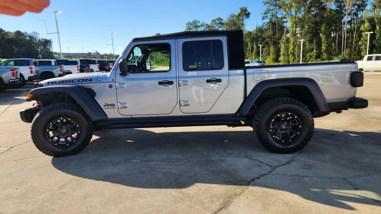 Used 2020 Silver Jeep Rubicon image 6