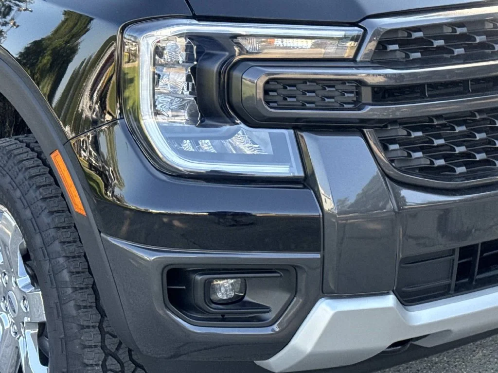 New 2026 Shadow Black Ford XLT image 3