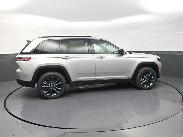 New 2026 Silver Zynith Jeep  image 10