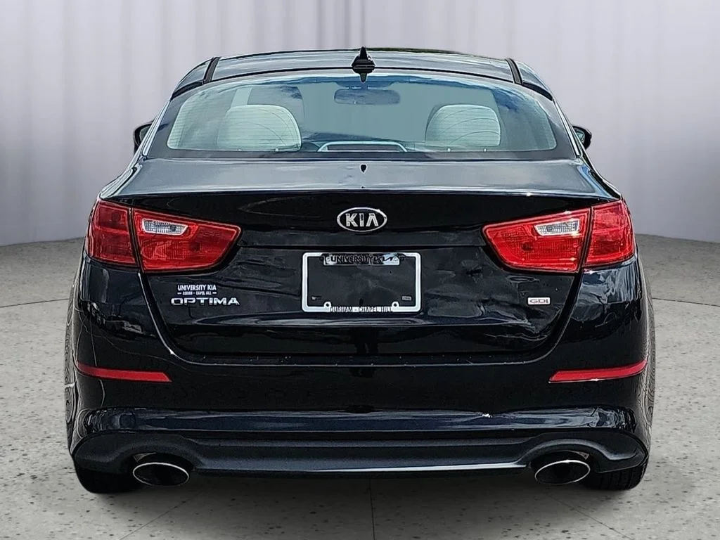 Used 2015 Black Kia LX image 4