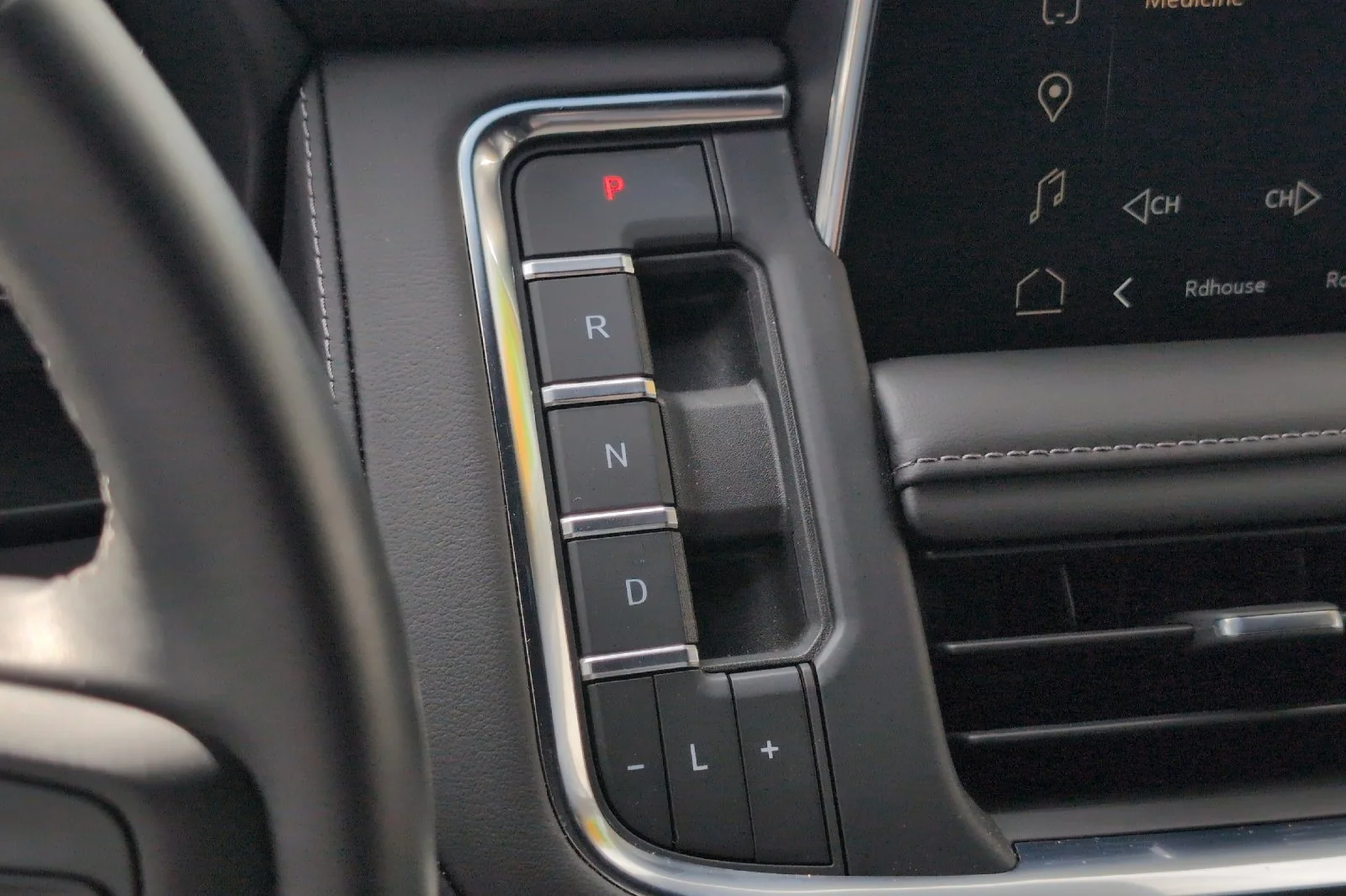 Used 2023 SUMMIT WHITE GMC SLE image 24