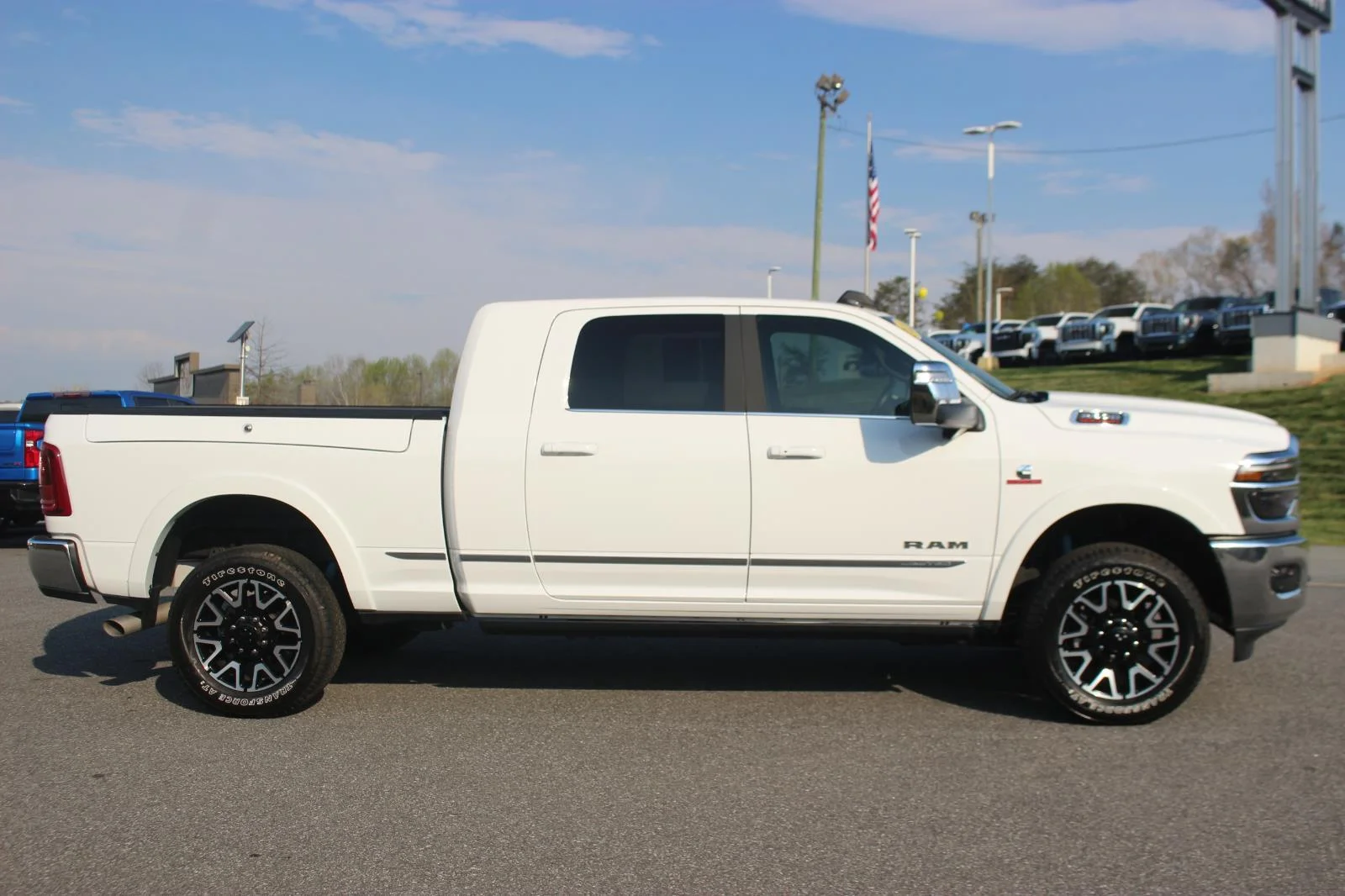 Used 2025 White Ram Limited image 8