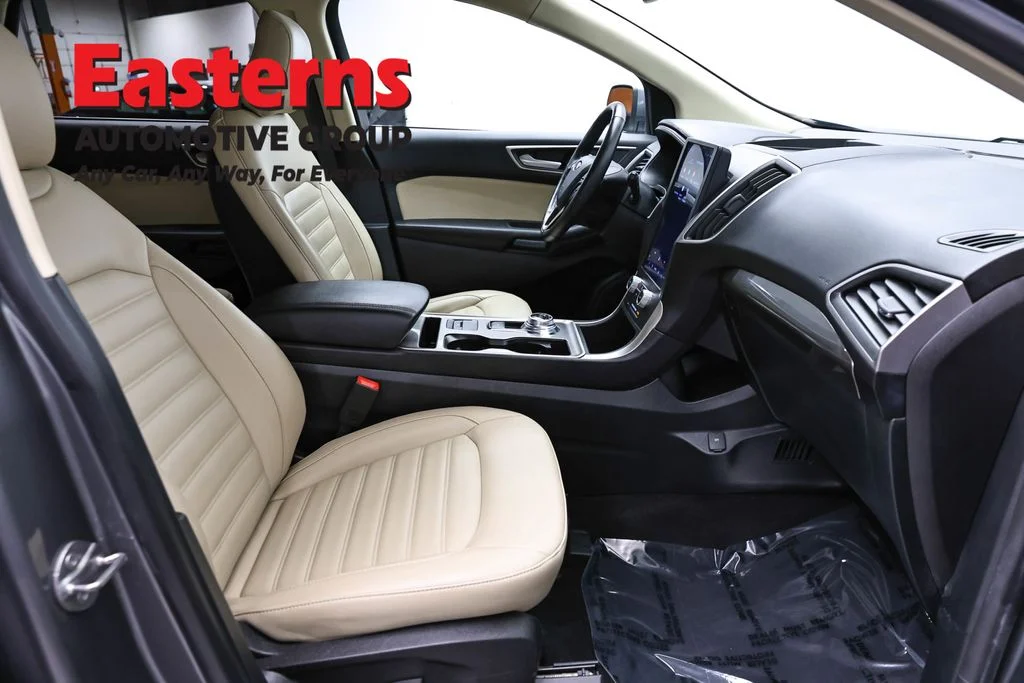 Used 2023 Gray Ford SEL image 24