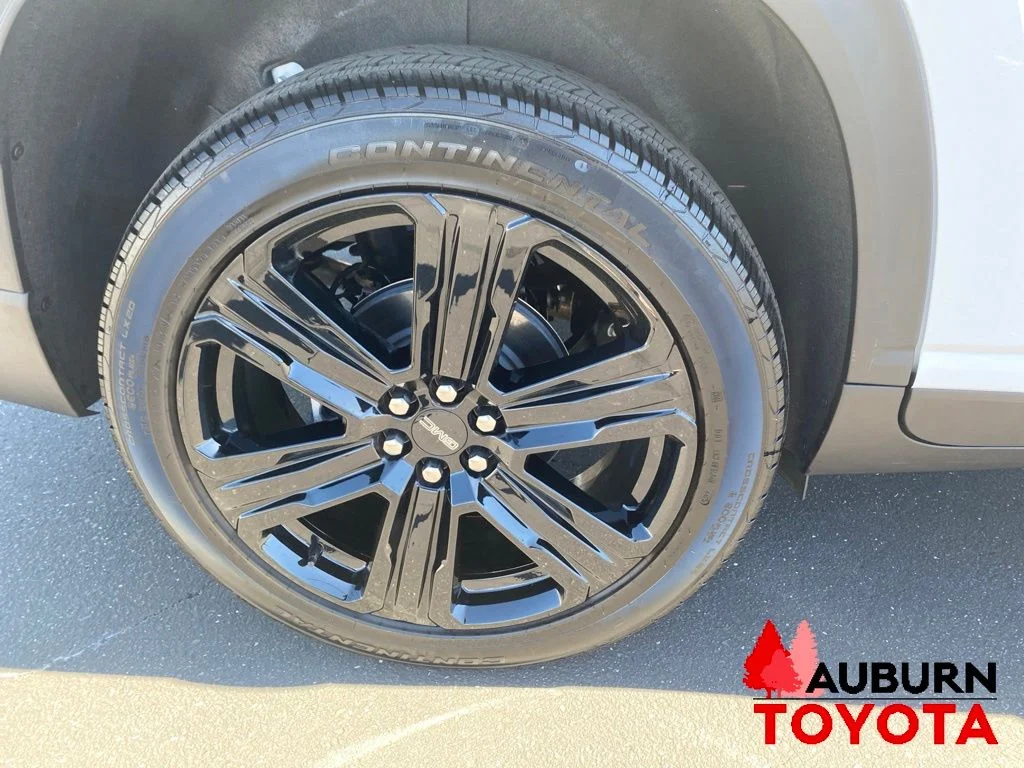Used 2026 Summit White GMC Elevation image 12