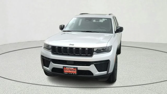 New 2026 Silver Zynith Exterior Paint Jeep Altitude image 2
