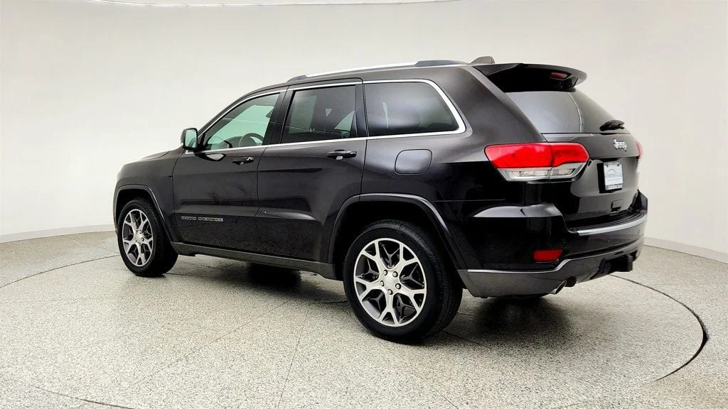 Used 2018 Diamond Black Crystal Pearlcoat Jeep Sterling Edition 4x2 *Ltd Avail* Luxury & Active Safety Groups image 7