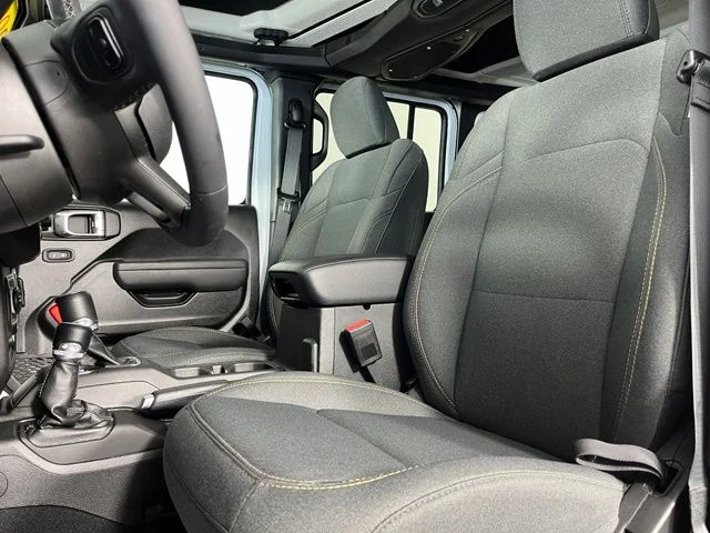 Used 2026 White/off-white Jeep Sport S image 17