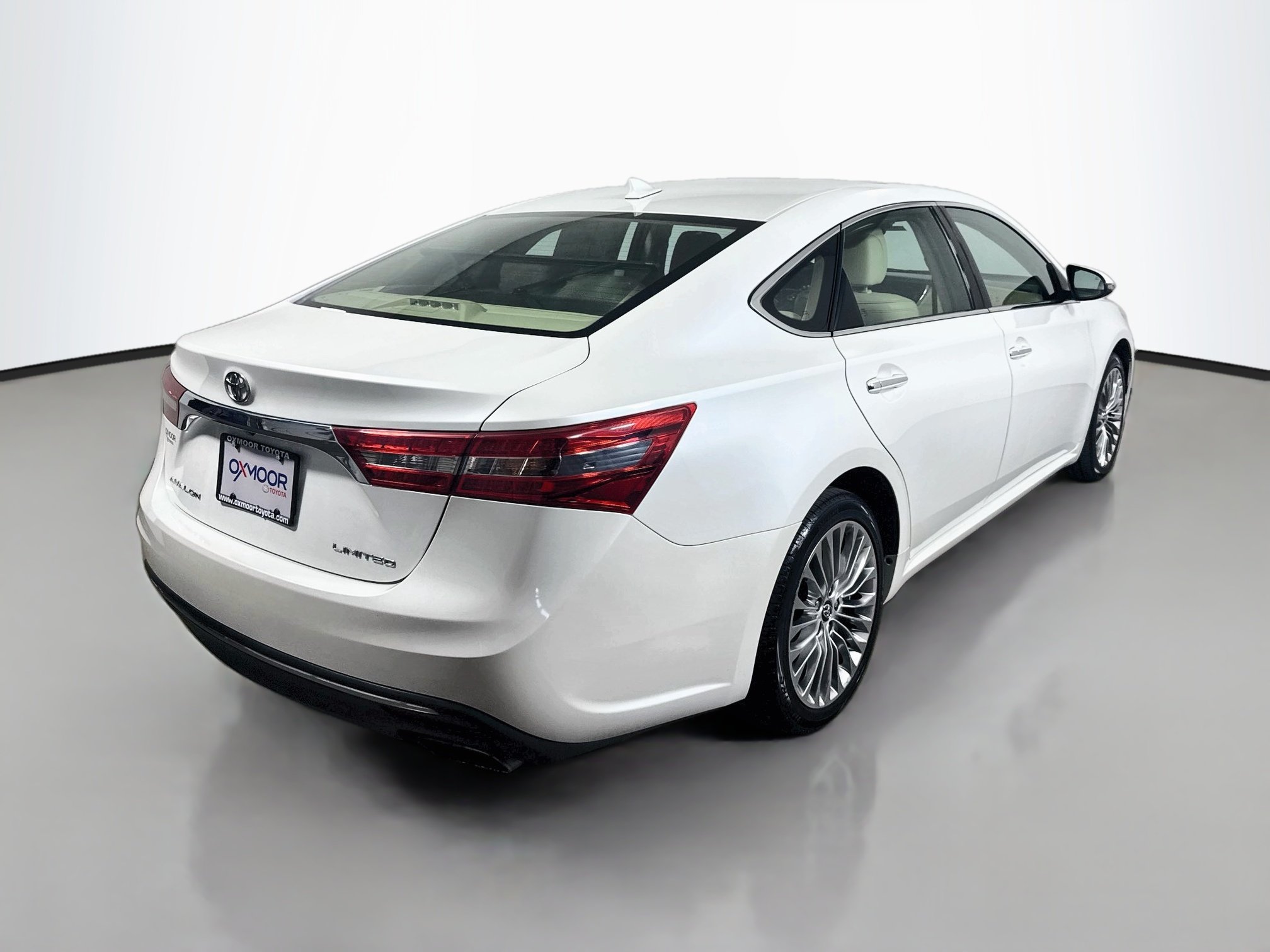 Used 2016 Blizzard Pearl Toyota Limited image 7