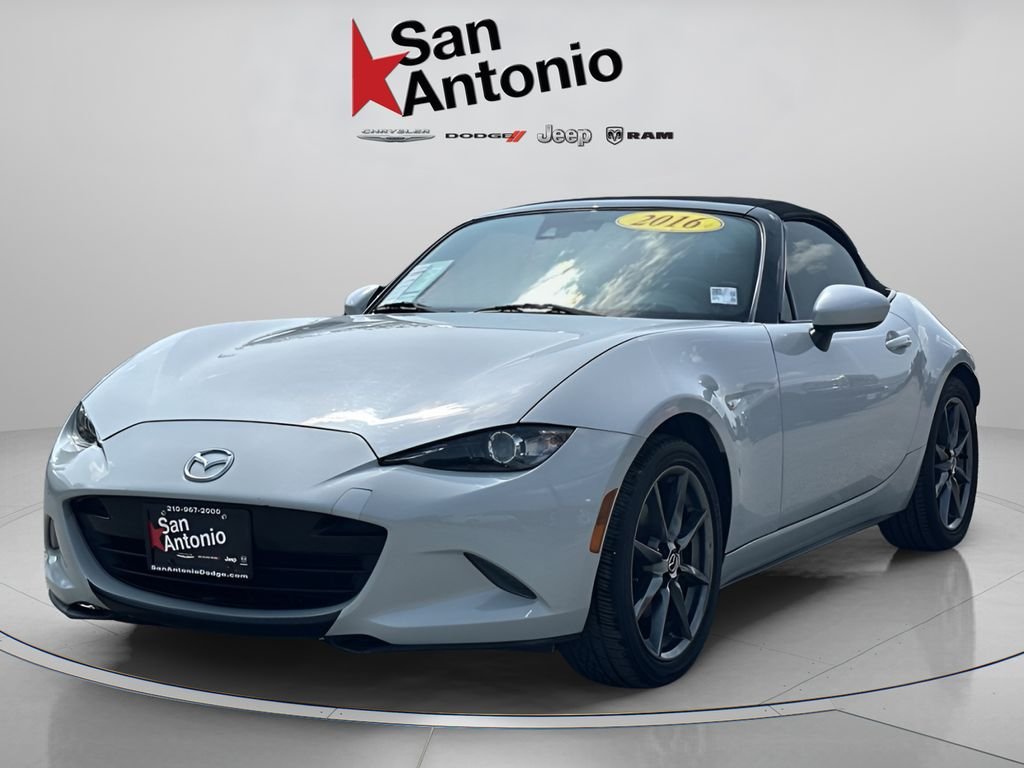 Used 2016 White Mazda Grand Touring image 6