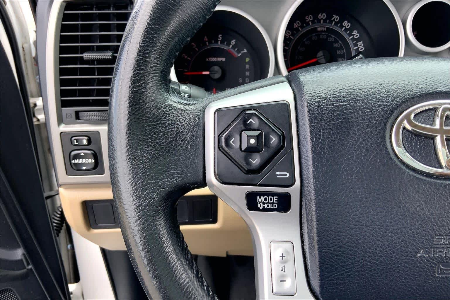 Used 2015 Super White Toyota SR5 image 23