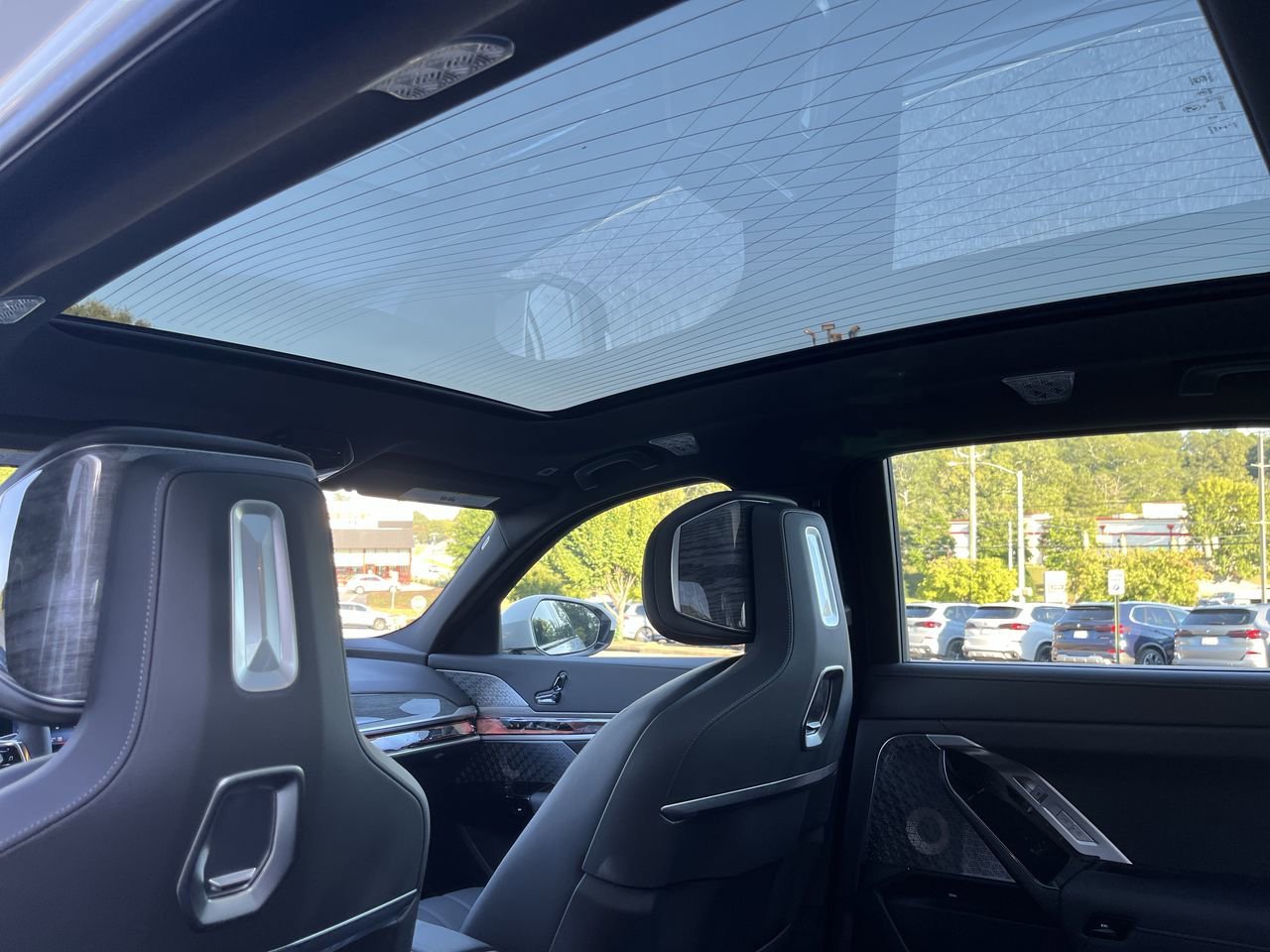 2025 BMW i7 50 - Photo 30