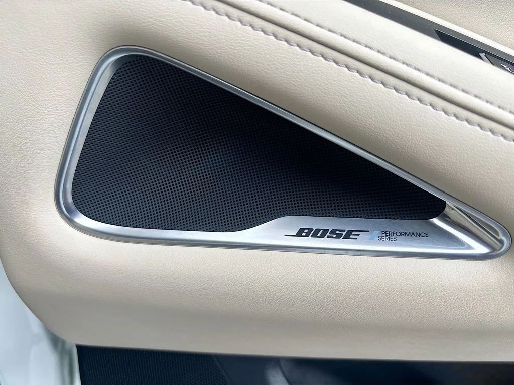 Used 2025 White INFINITI LUXE image 27