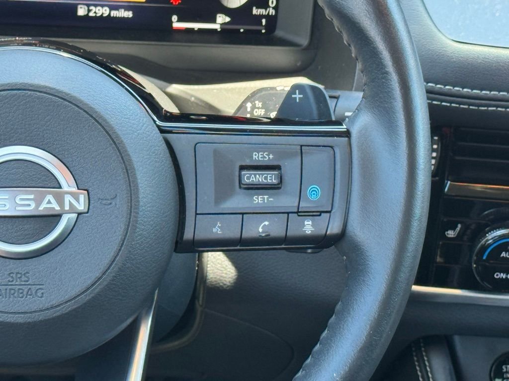 Used 2024 Gold Nissan Platinum image 27