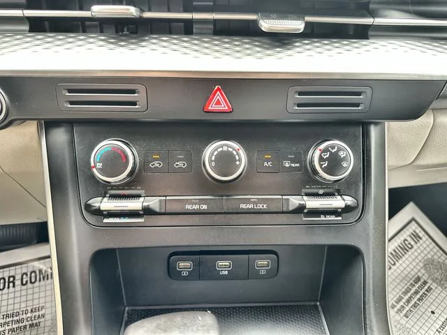 Used 2023 Red Kia LX Seat Package image 18