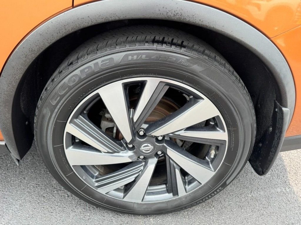 Used 2017 Orange Nissan Platinum image 7