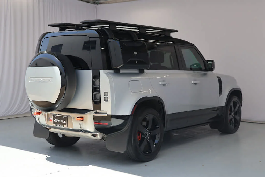 Certified Used 2024 Hakuba Silver Metallic Land Rover X image 5