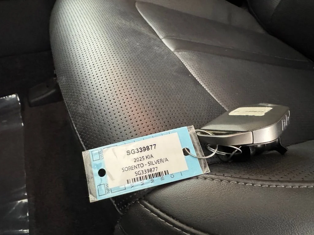 Used 2025 Silver Kia S image 31