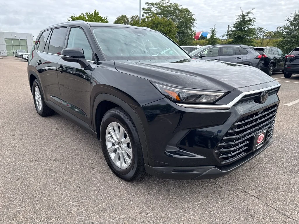 Used 2026 Black Toyota XLE image 11