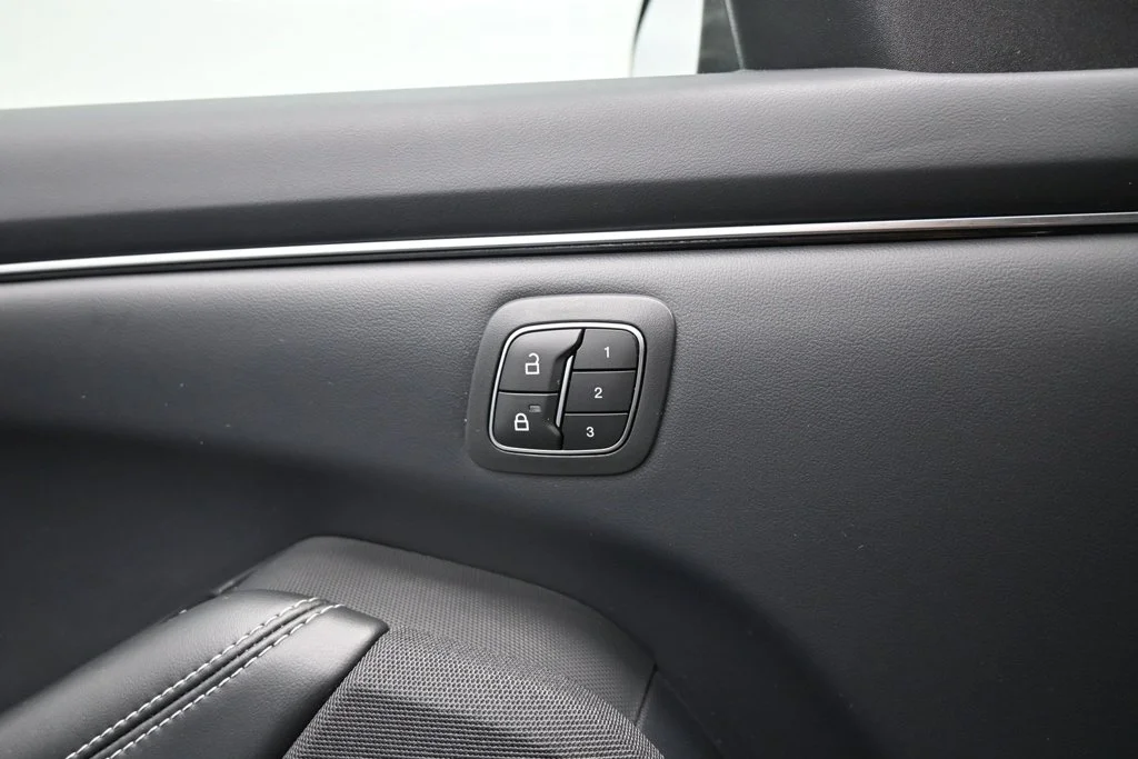 Used 2024 Blue Ford Select image 11