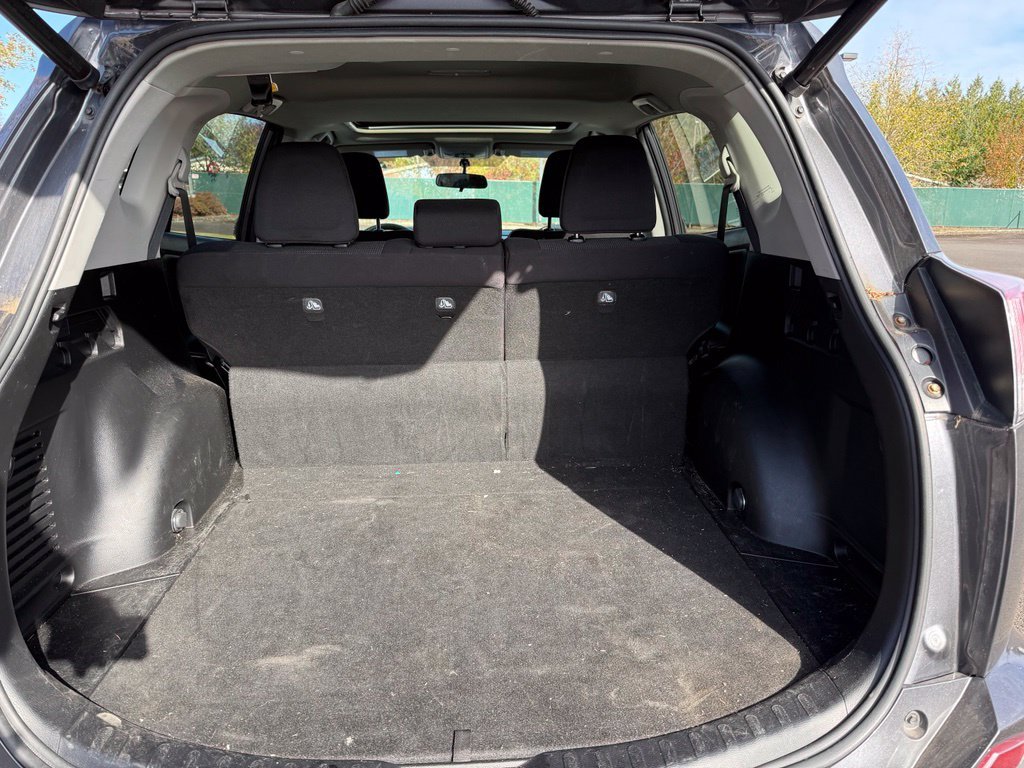 Used 2016 Magnetic Gray Metallic Toyota XLE image 21