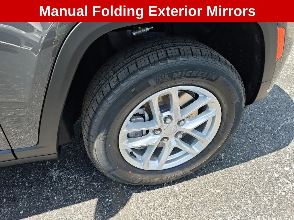 New 2026 Baltic Gray Metallic Clear-Coat Exterior Paint Jeep Altitude image 14