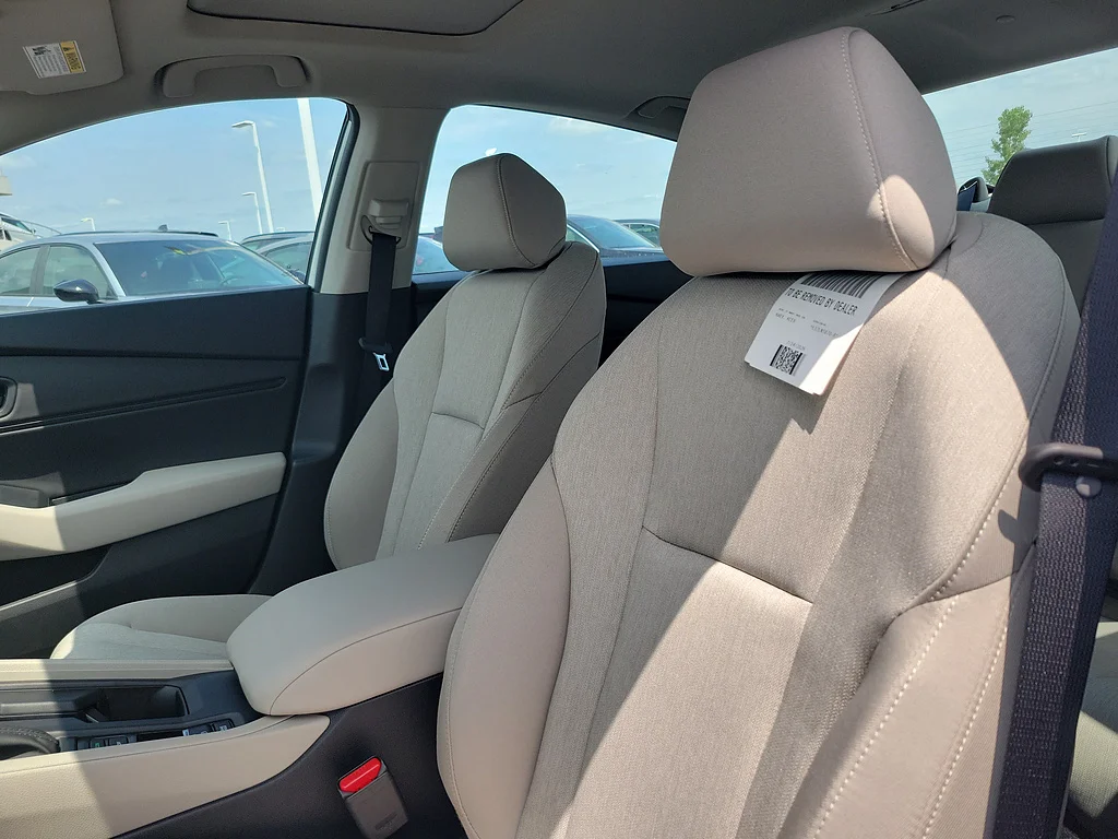 New 2026 Platinum White Pearl Honda SE image 14