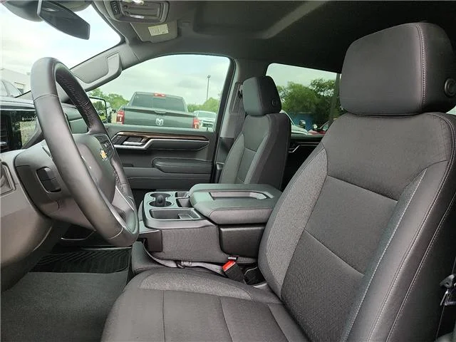 Used 2026 Cypress Gray Chevrolet LT w/1LT 4x4 Crew Cab 5.75 ft. box 147.4 in. WB image 11