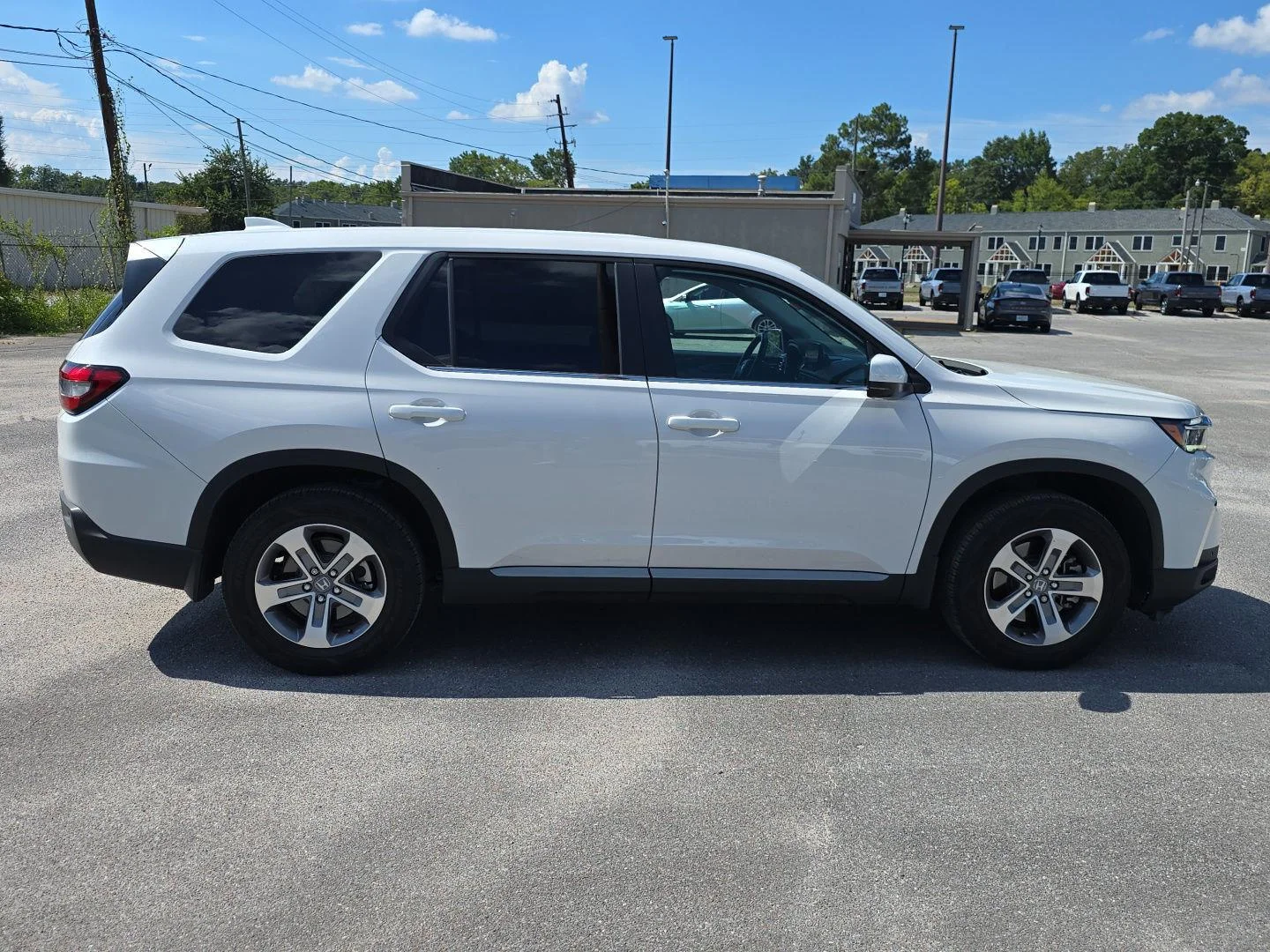 Used 2025 Platinum White Pearl Honda EX-L image 2