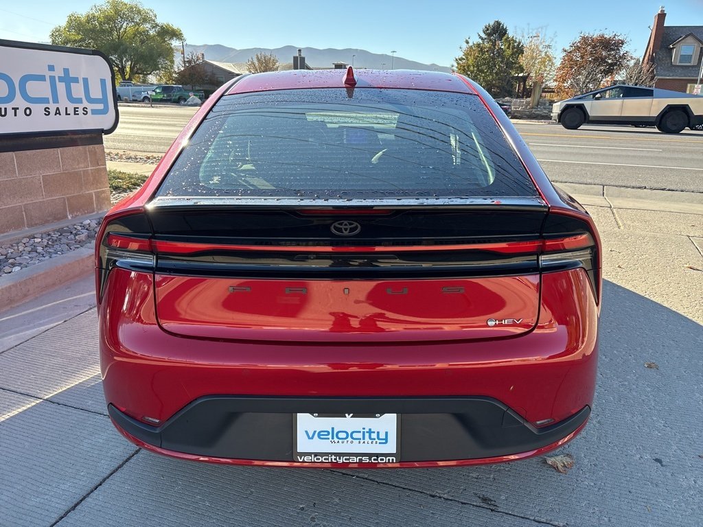 2024 Toyota Prius LE photo 4