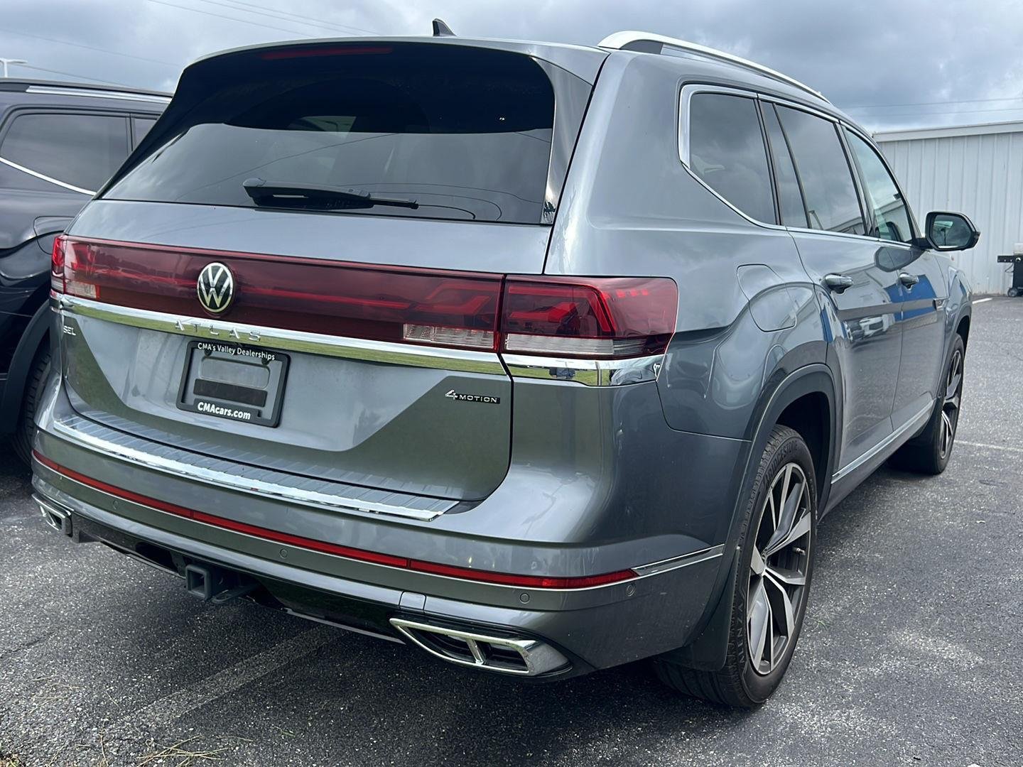Used 2024 Platinum Gray Metallic Volkswagen 2.0T SEL Premium R-Line image 4