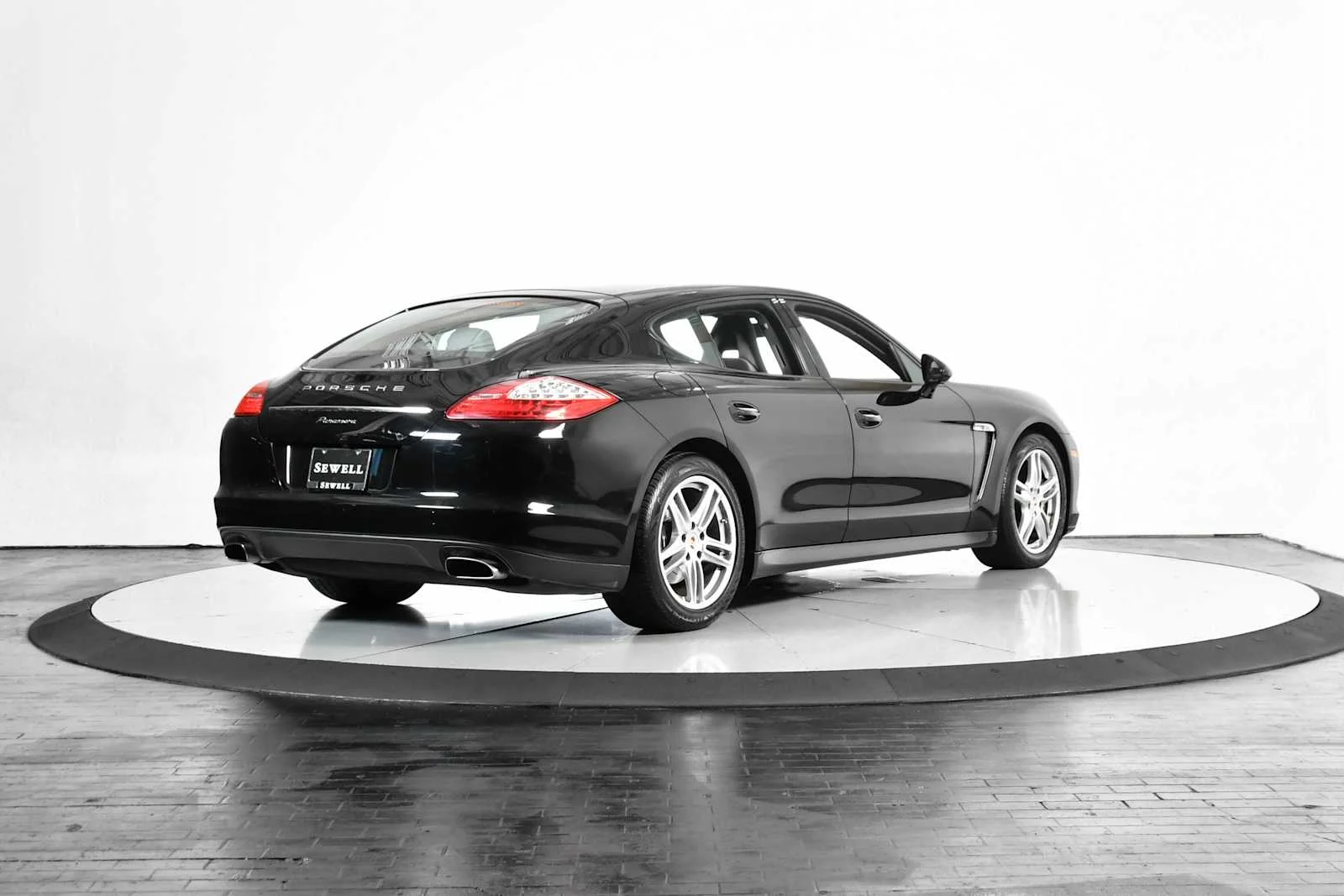 Used 2013 Black Porsche  image 6