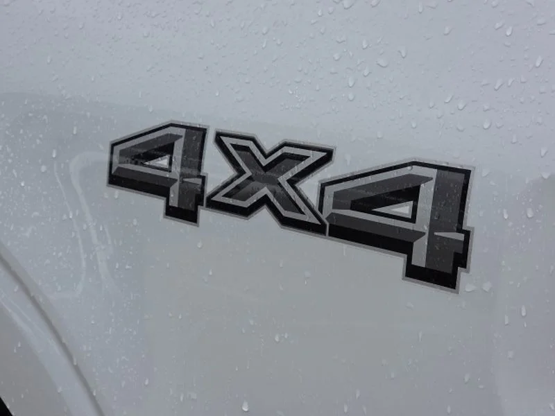 Used 2025 Space White Metallic Ford XLT image 8