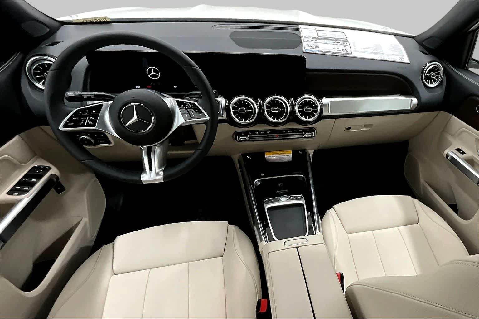 New 2026 Polar White Mercedes-Benz GLB 250 image 5