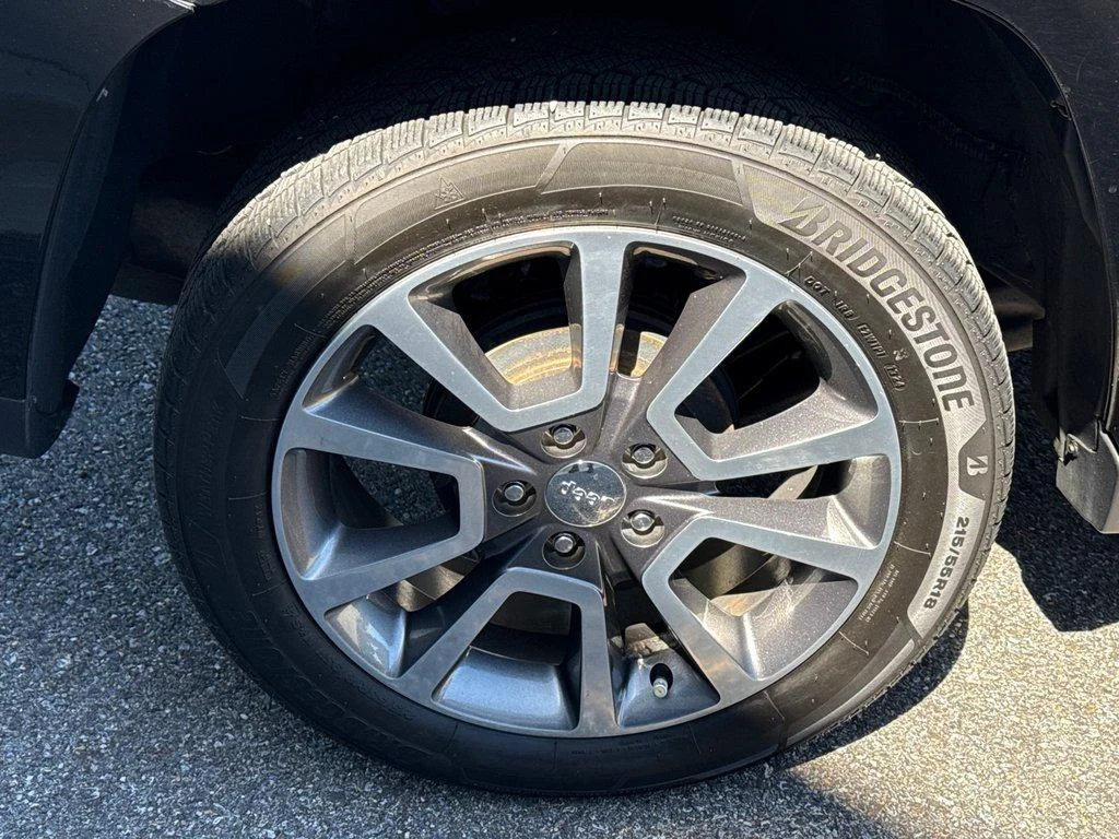 Used 2017 Black Clearcoat Jeep Sport SE FWD *Ltd Avail* image 11