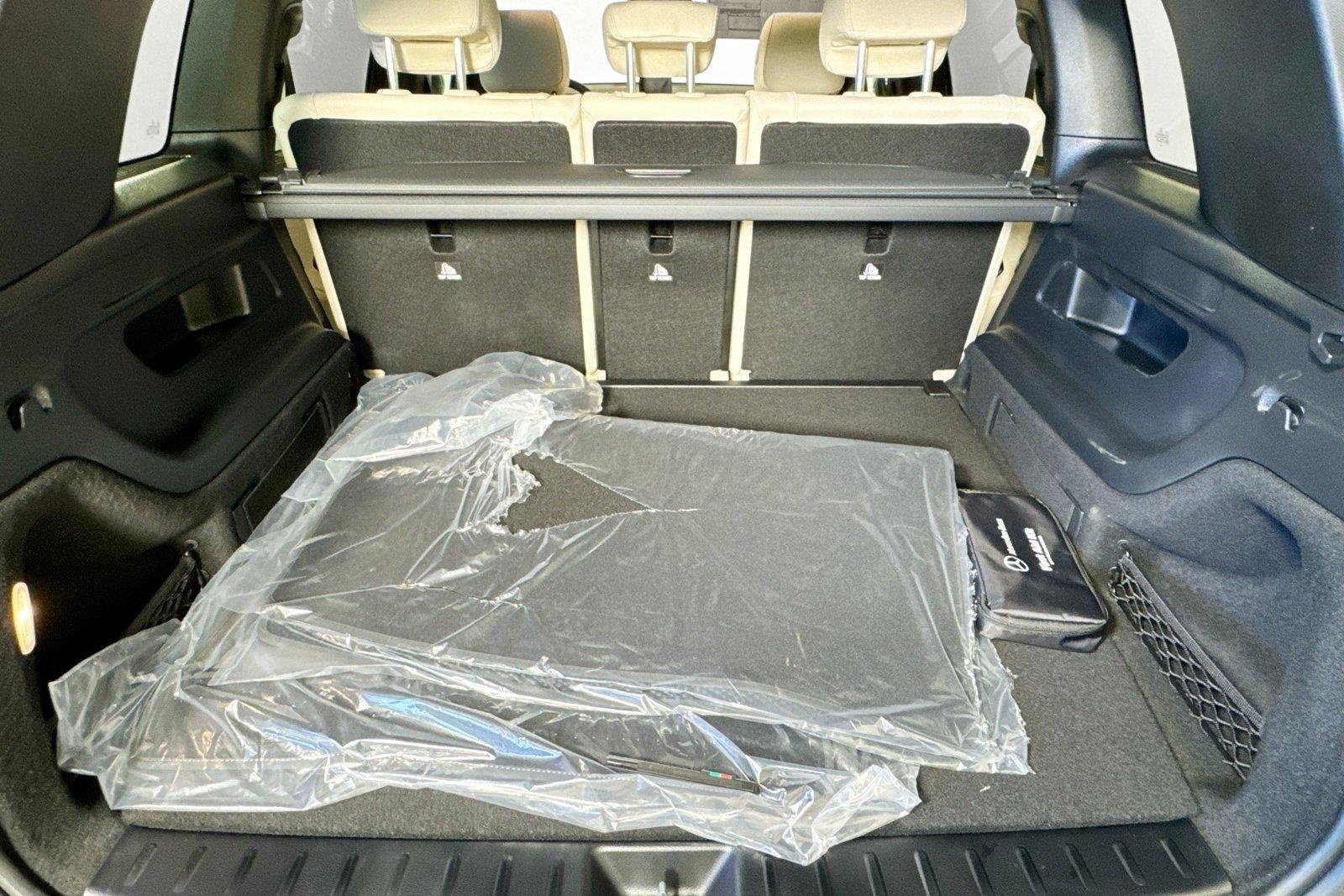 New 2026 Night Black Mercedes-Benz GLB 250 image 24