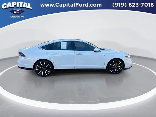 Used 2023 White Honda Touring image 9