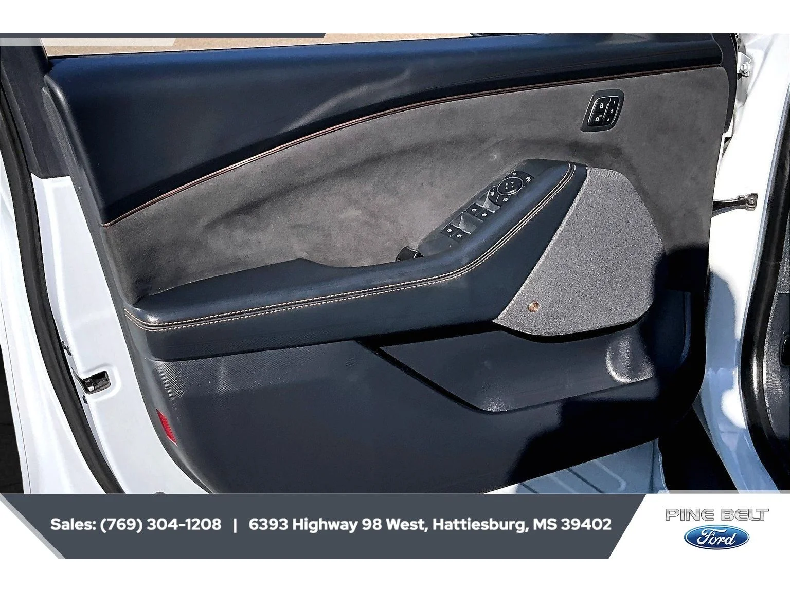 Used 2023 Space White Metallic Ford GT image 16