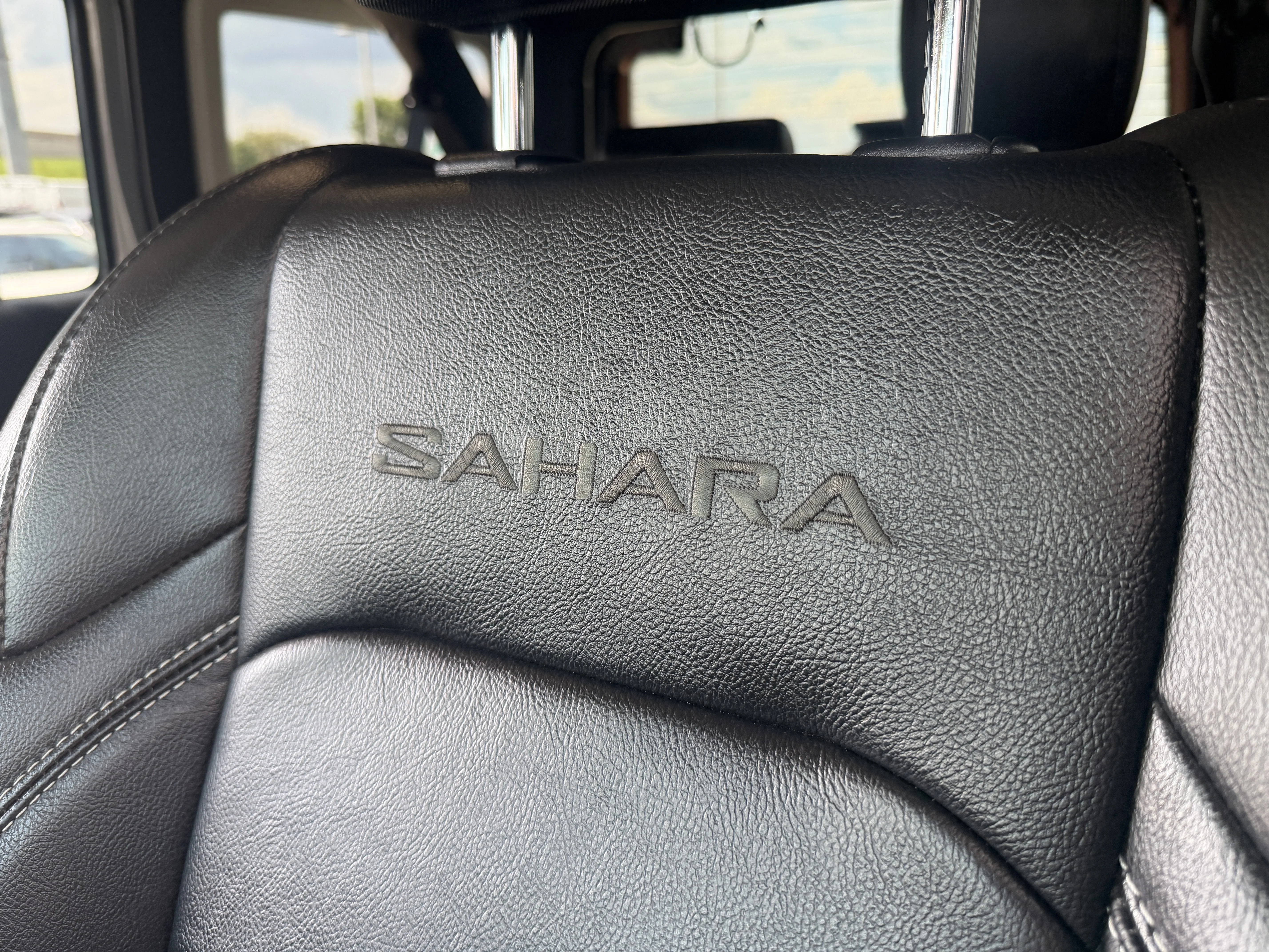 Used 2022 Silver Zynith Clearcoat Jeep Unlimited Sahara image 41