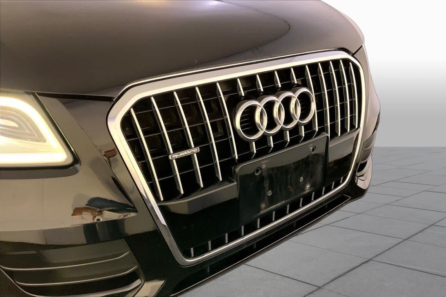 Used 2017 Brilliant Black Audi Premium image 32